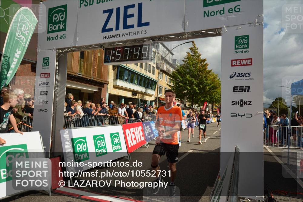 20.09.2026 - PSD Bank Halbmarathon LAZAROV Photography http://msf.ph/oto/10552731 20.09.2026 11:57:49 Ziel 1052, 1301, 1530, 1709, 1711, 1761, 2052, 2092, 2148, 2253, 2531, 2540, 2846, 3107, 3374, 3624, 3762, 3935, 4327, 4489, 4589, 4610 meine-sportfotos.de