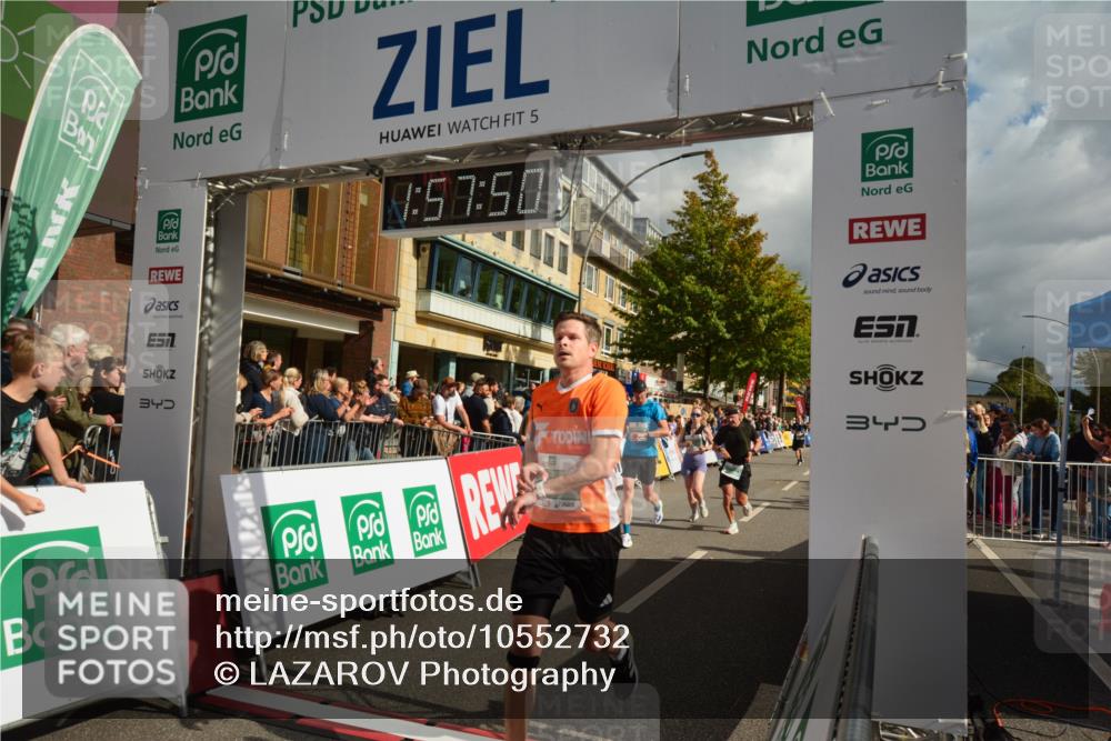 20.09.2026 - PSD Bank Halbmarathon LAZAROV Photography http://msf.ph/oto/10552732 20.09.2026 11:57:49 Ziel 1052, 1301, 1530, 1709, 1711, 1761, 2052, 2092, 2148, 2253, 2531, 2540, 2846, 3107, 3374, 3624, 3762, 3935, 4327, 4489, 4589, 4610 meine-sportfotos.de