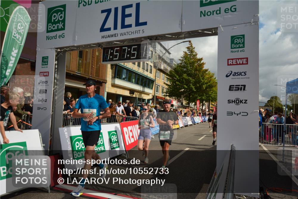 20.09.2026 - PSD Bank Halbmarathon LAZAROV Photography http://msf.ph/oto/10552733 20.09.2026 11:57:51 Ziel 1052, 1210, 1301, 1530, 1709, 1711, 2052, 2092, 2253, 2531, 2540, 2846, 3107, 3374, 3624, 3762, 3935, 3941, 4327, 4589, 4610 meine-sportfotos.de