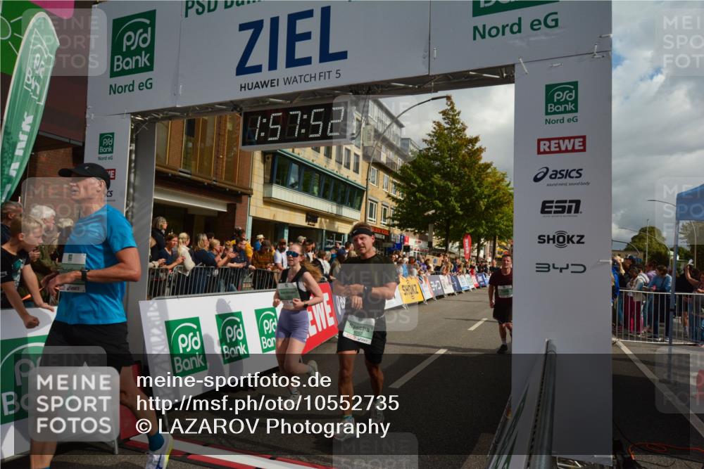 20.09.2026 - PSD Bank Halbmarathon LAZAROV Photography http://msf.ph/oto/10552735 20.09.2026 11:57:51 Ziel 1052, 1210, 1301, 1530, 1709, 1711, 2052, 2092, 2253, 2531, 2540, 2846, 3107, 3374, 3624, 3762, 3935, 3941, 4327, 4589, 4610 meine-sportfotos.de