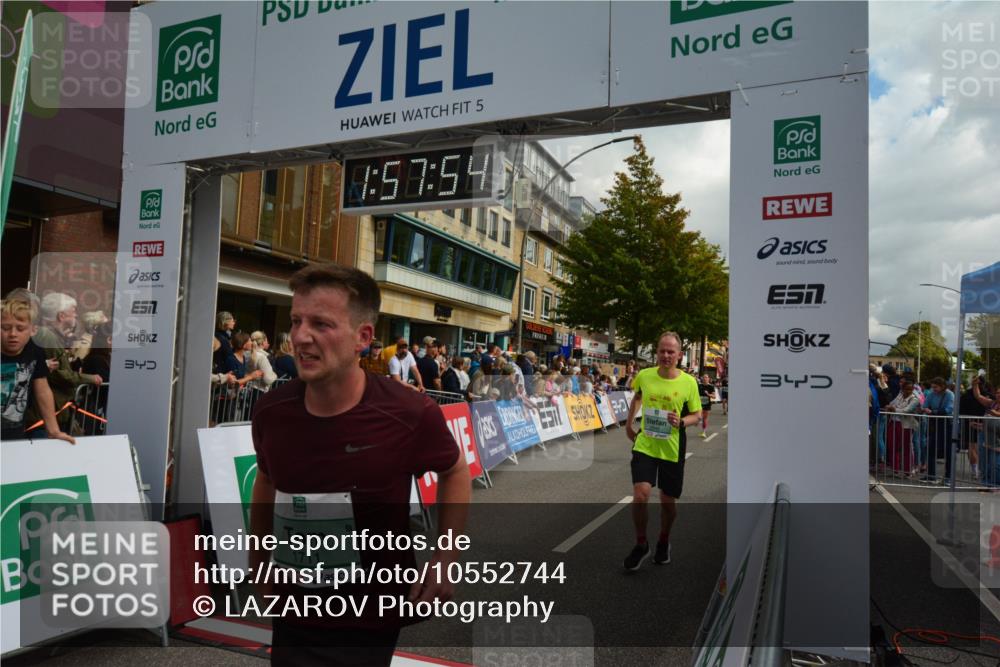 20.09.2026 - PSD Bank Halbmarathon LAZAROV Photography http://msf.ph/oto/10552744 20.09.2026 11:57:54 Ziel 1052, 1210, 1301, 1530, 1709, 1711, 2092, 2531, 2846, 2935, 3107, 3280, 3624, 3762, 3935, 3941, 4327, 4589, 4610 meine-sportfotos.de