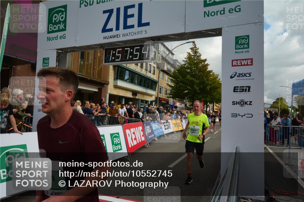 20.09.2026 - PSD Bank Halbmarathon LAZAROV Photography http://msf.ph/oto/10552745 20.09.2026 11:57:54 Ziel 1052, 1210, 1301, 1530, 1709, 1711, 2092, 2531, 2846, 2935, 3107, 3280, 3624, 3762, 3935, 3941, 4327, 4589, 4610 meine-sportfotos.de
