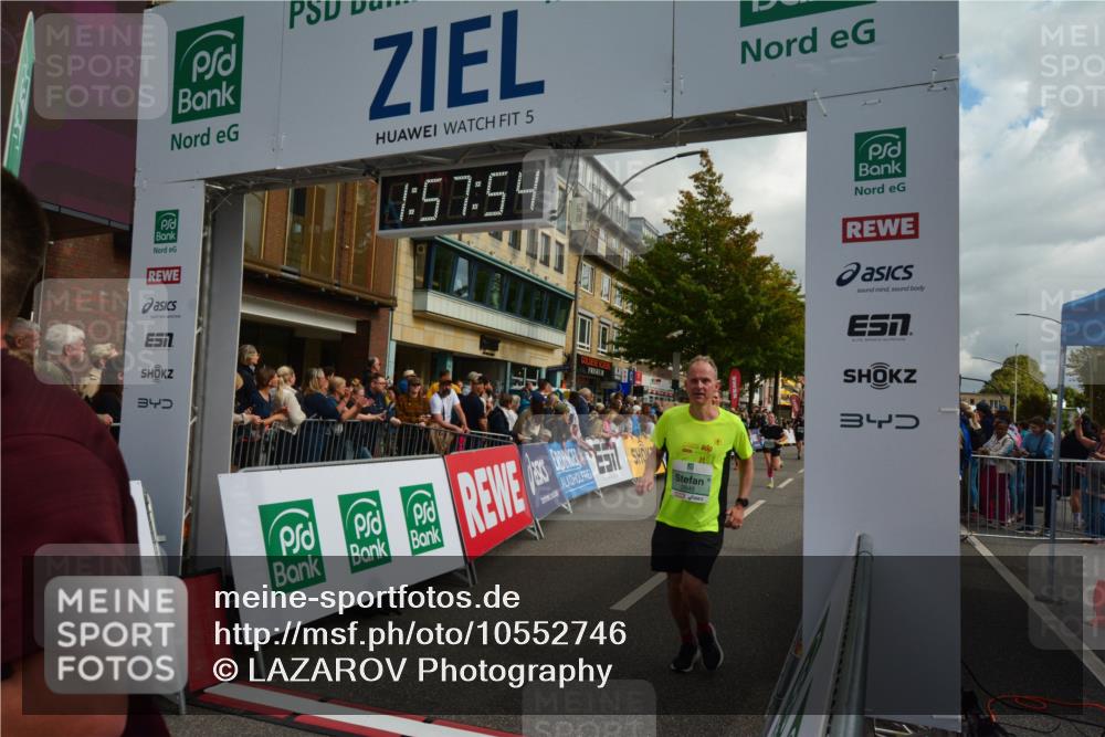 20.09.2026 - PSD Bank Halbmarathon LAZAROV Photography http://msf.ph/oto/10552746 20.09.2026 11:57:54 Ziel 1052, 1210, 1301, 1530, 1709, 1711, 2092, 2531, 2846, 2935, 3107, 3280, 3624, 3762, 3935, 3941, 4327, 4589, 4610 meine-sportfotos.de