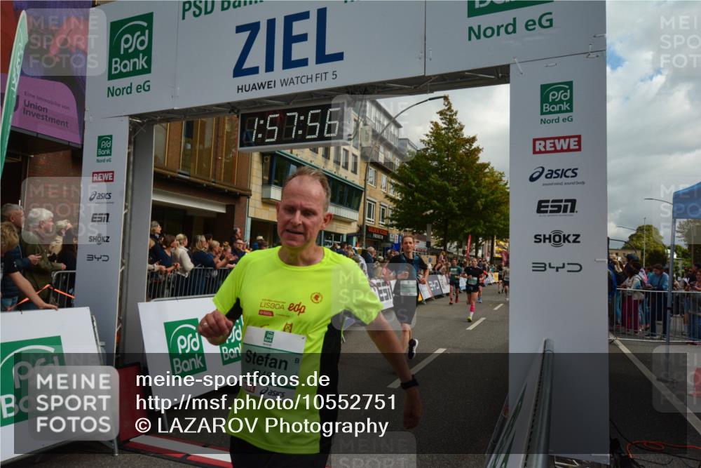 20.09.2026 - PSD Bank Halbmarathon LAZAROV Photography http://msf.ph/oto/10552751 20.09.2026 11:57:55 Ziel 1052, 1210, 1301, 1530, 1709, 1711, 2531, 2846, 2935, 3107, 3280, 3624, 3762, 3935, 3941, 4327, 4589, 4610 meine-sportfotos.de
