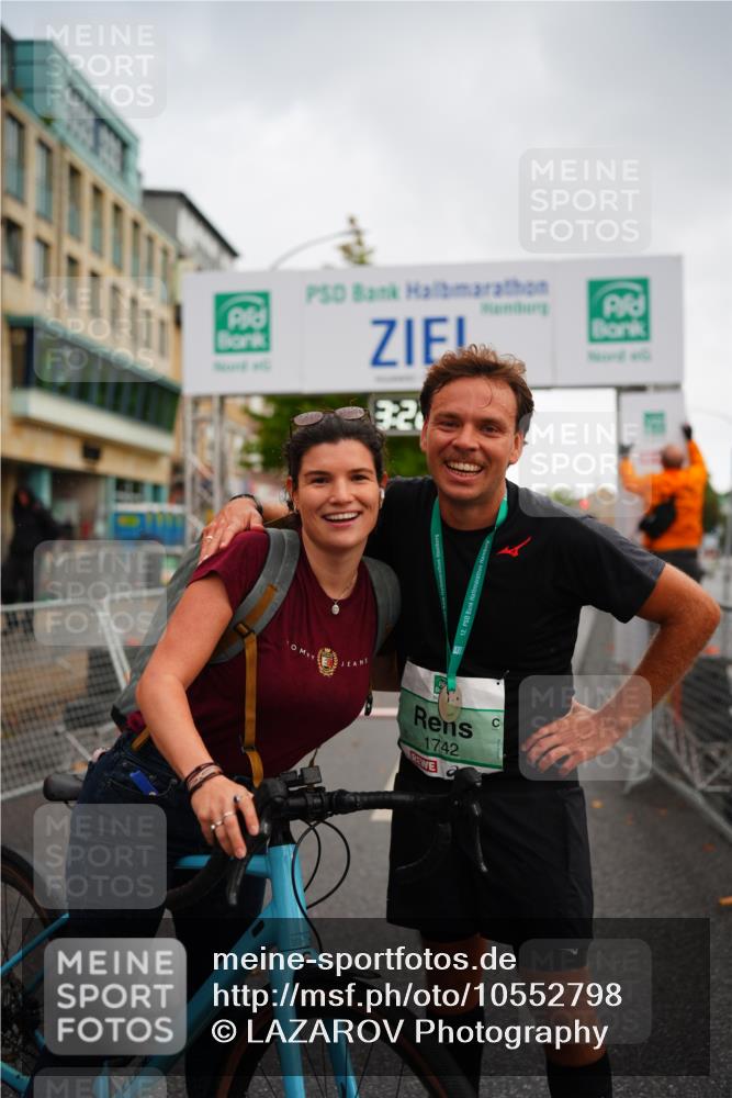 20.09.2026 - PSD Bank Halbmarathon LAZAROV Photography http://msf.ph/oto/10552798 20.09.2026 13:22:02 Ziel 1742 meine-sportfotos.de