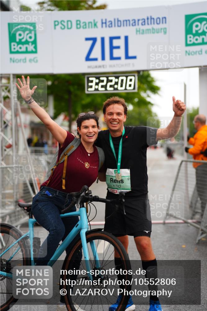 20.09.2026 - PSD Bank Halbmarathon LAZAROV Photography http://msf.ph/oto/10552806 20.09.2026 13:22:07 Ziel 1742 meine-sportfotos.de