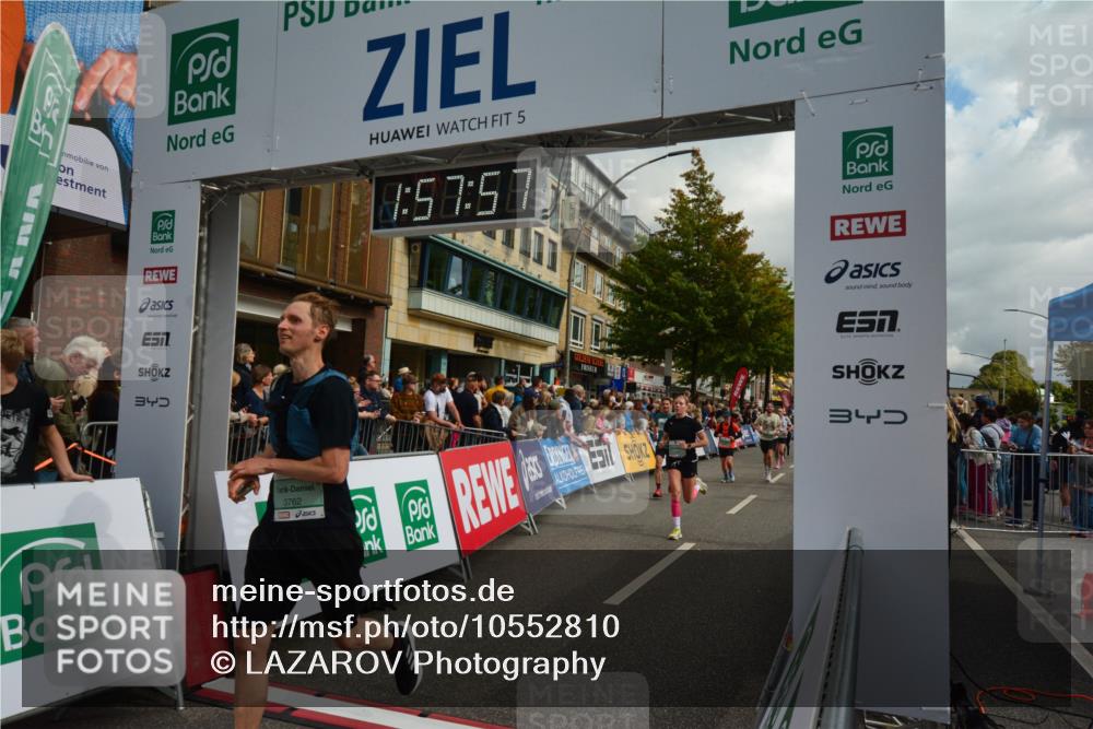20.09.2026 - PSD Bank Halbmarathon LAZAROV Photography http://msf.ph/oto/10552810 20.09.2026 11:57:56 Ziel 1052, 1210, 1301, 1530, 1709, 1711, 2531, 2846, 2935, 3107, 3280, 3624, 3762, 3941, 4327, 4589, 4610 meine-sportfotos.de