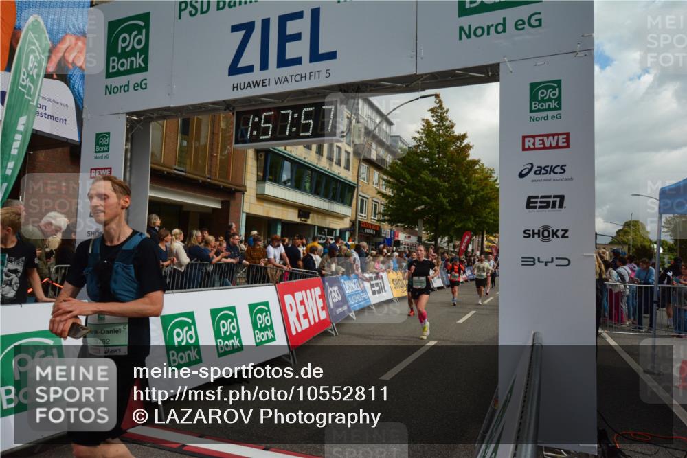 20.09.2026 - PSD Bank Halbmarathon LAZAROV Photography http://msf.ph/oto/10552811 20.09.2026 11:57:56 Ziel 1052, 1210, 1301, 1530, 1709, 1711, 2531, 2846, 2935, 3107, 3280, 3624, 3762, 3941, 4327, 4589, 4610 meine-sportfotos.de