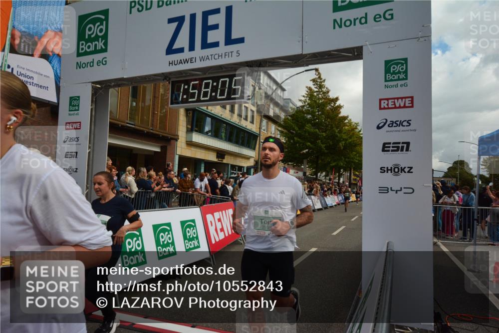 20.09.2026 - PSD Bank Halbmarathon LAZAROV Photography http://msf.ph/oto/10552843 20.09.2026 11:58:04 Ziel 1140, 1210, 1311, 1313, 1530, 1592, 1709, 2448, 2531, 2935, 3107, 3280, 3941, 4327, 4589, 4610 meine-sportfotos.de