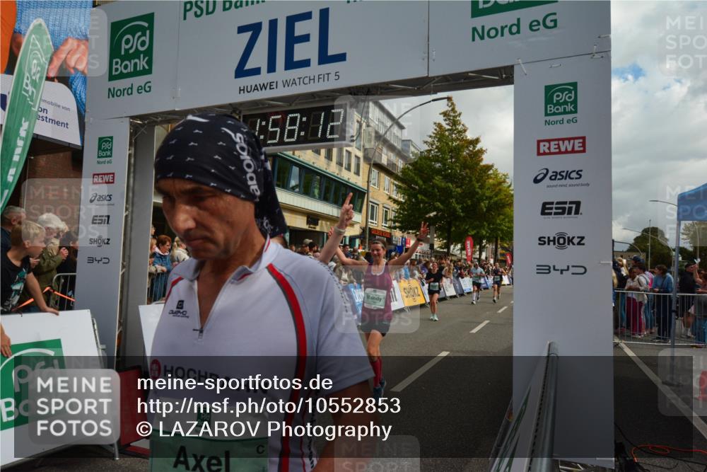 20.09.2026 - PSD Bank Halbmarathon LAZAROV Photography http://msf.ph/oto/10552853 20.09.2026 11:58:12 Ziel 1020, 1140, 1311, 1313, 1406, 1592, 2448, 2900, 2993, 4528, 4597, 4635, 4659 meine-sportfotos.de