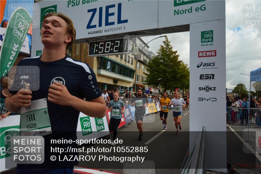 20.09.2026 - PSD Bank Halbmarathon LAZAROV Photography http://msf.ph/oto/10552885 20.09.2026 11:58:21 Ziel 1020, 1398, 1406, 2448, 2577, 2585, 2900, 2993, 3604, 4528, 4597, 4623, 4635, 4641, 4659, 4750 meine-sportfotos.de