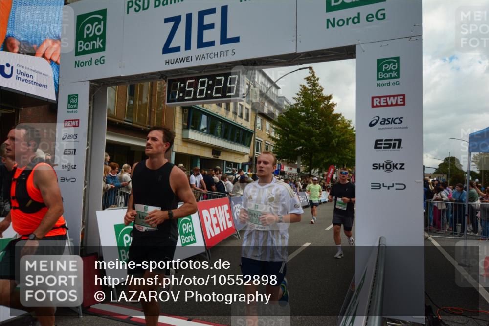 20.09.2026 - PSD Bank Halbmarathon LAZAROV Photography http://msf.ph/oto/10552898 20.09.2026 11:58:28 Ziel 1020, 1398, 1406, 1621, 2577, 2585, 2612, 2900, 3604, 3801, 4623, 4641, 4659, 4750 meine-sportfotos.de