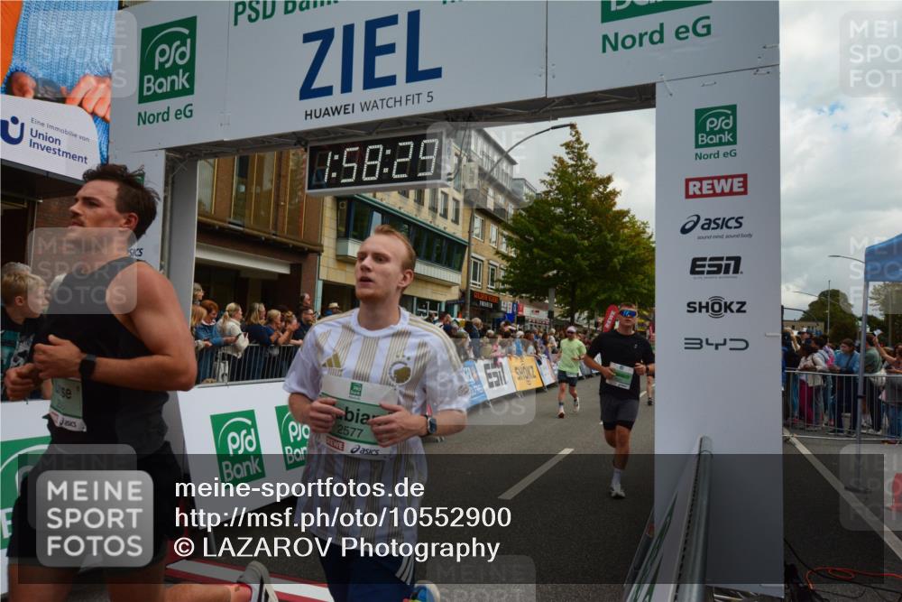20.09.2026 - PSD Bank Halbmarathon LAZAROV Photography http://msf.ph/oto/10552900 20.09.2026 11:58:29 Ziel 1398, 1621, 2577, 2585, 2612, 3490, 3604, 3801, 4623, 4641, 4659, 4750 meine-sportfotos.de
