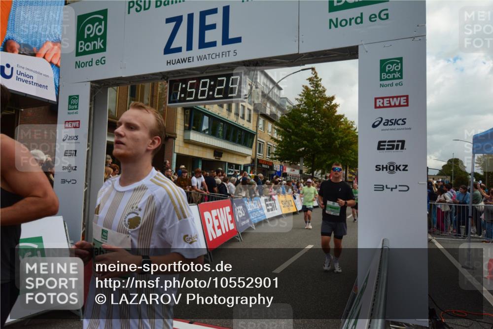 20.09.2026 - PSD Bank Halbmarathon LAZAROV Photography http://msf.ph/oto/10552901 20.09.2026 11:58:29 Ziel 1398, 1621, 2577, 2585, 2612, 3490, 3604, 3801, 4623, 4641, 4659, 4750 meine-sportfotos.de