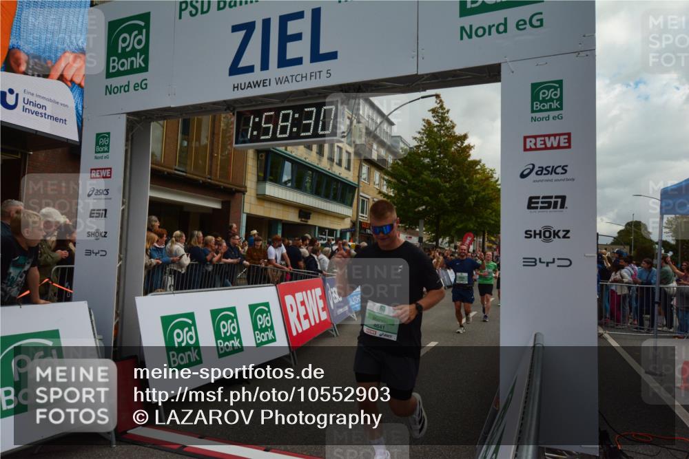 20.09.2026 - PSD Bank Halbmarathon LAZAROV Photography http://msf.ph/oto/10552903 20.09.2026 11:58:30 Ziel 1398, 1621, 1956, 2577, 2585, 2612, 3183, 3490, 3604, 3801, 4623, 4641, 4750 meine-sportfotos.de