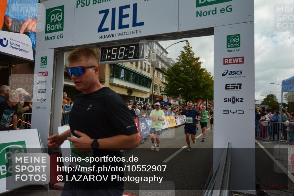 20.09.2026 - PSD Bank Halbmarathon LAZAROV Photography http://msf.ph/oto/10552907 20.09.2026 11:58:31 Ziel 1398, 1621, 1956, 2577, 2585, 2612, 3183, 3490, 3604, 3801, 4623, 4641, 4750 meine-sportfotos.de