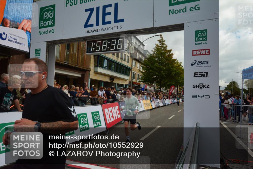 20.09.2026 - PSD Bank Halbmarathon LAZAROV Photography http://msf.ph/oto/10552929 20.09.2026 11:58:36 Ziel 1398, 1621, 1741, 1795, 1956, 2612, 3183, 3490, 3604, 3801, 4013, 4623, 4641 meine-sportfotos.de