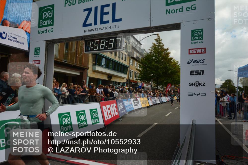 20.09.2026 - PSD Bank Halbmarathon LAZAROV Photography http://msf.ph/oto/10552933 20.09.2026 11:58:37 Ziel 1398, 1621, 1741, 1795, 1956, 2290, 2612, 3183, 3490, 3604, 3801, 4013, 4623 meine-sportfotos.de