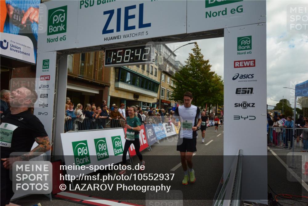 20.09.2026 - PSD Bank Halbmarathon LAZAROV Photography http://msf.ph/oto/10552937 20.09.2026 11:58:41 Ziel 1304, 1621, 1741, 1795, 1936, 1956, 2290, 3183, 3447, 3490, 3598, 3801, 4013, 4570, 4572 meine-sportfotos.de