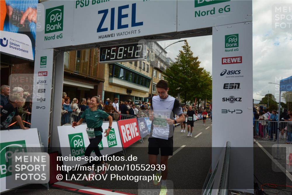 20.09.2026 - PSD Bank Halbmarathon LAZAROV Photography http://msf.ph/oto/10552939 20.09.2026 11:58:41 Ziel 1304, 1621, 1741, 1795, 1936, 1956, 2290, 3183, 3447, 3490, 3598, 3801, 4013, 4570, 4572 meine-sportfotos.de