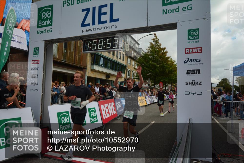 20.09.2026 - PSD Bank Halbmarathon LAZAROV Photography http://msf.ph/oto/10552970 20.09.2026 11:58:53 Ziel 1035, 1251, 1304, 1741, 1778, 1936, 2185, 2290, 3447, 3467, 3598, 3718, 3810, 3940, 4029, 4355, 4570, 4572, 4694, 4738 meine-sportfotos.de