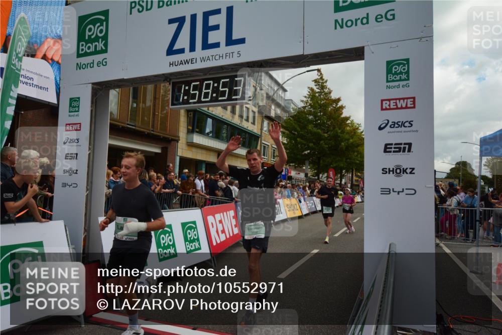 20.09.2026 - PSD Bank Halbmarathon LAZAROV Photography http://msf.ph/oto/10552971 20.09.2026 11:58:53 Ziel 1035, 1251, 1304, 1741, 1778, 1936, 2185, 2290, 3447, 3467, 3598, 3718, 3810, 3940, 4029, 4355, 4570, 4572, 4694, 4738 meine-sportfotos.de