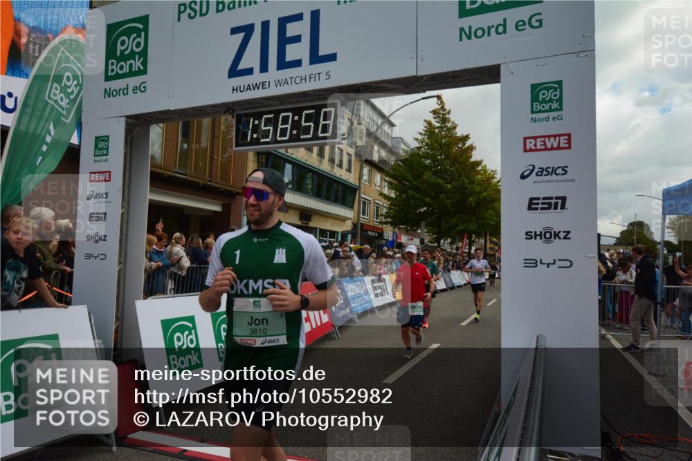 20.09.2026 - PSD Bank Halbmarathon LAZAROV Photography http://msf.ph/oto/10552982 20.09.2026 11:58:57 Ziel 1035, 1197, 1251, 1304, 1778, 1936, 2050, 2185, 3112, 3447, 3467, 3598, 3718, 3810, 3940, 4029, 4223, 4355, 4570, 4572, 4694, 4738 meine-sportfotos.de