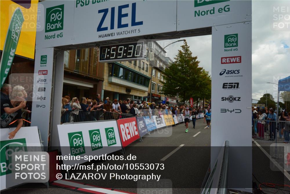 20.09.2026 - PSD Bank Halbmarathon LAZAROV Photography http://msf.ph/oto/10553073 20.09.2026 11:59:29 Ziel 1091, 1093, 1095, 1098, 1279, 2085, 2208, 2439, 2736, 3066, 3390, 3668, 3771, 3772 meine-sportfotos.de
