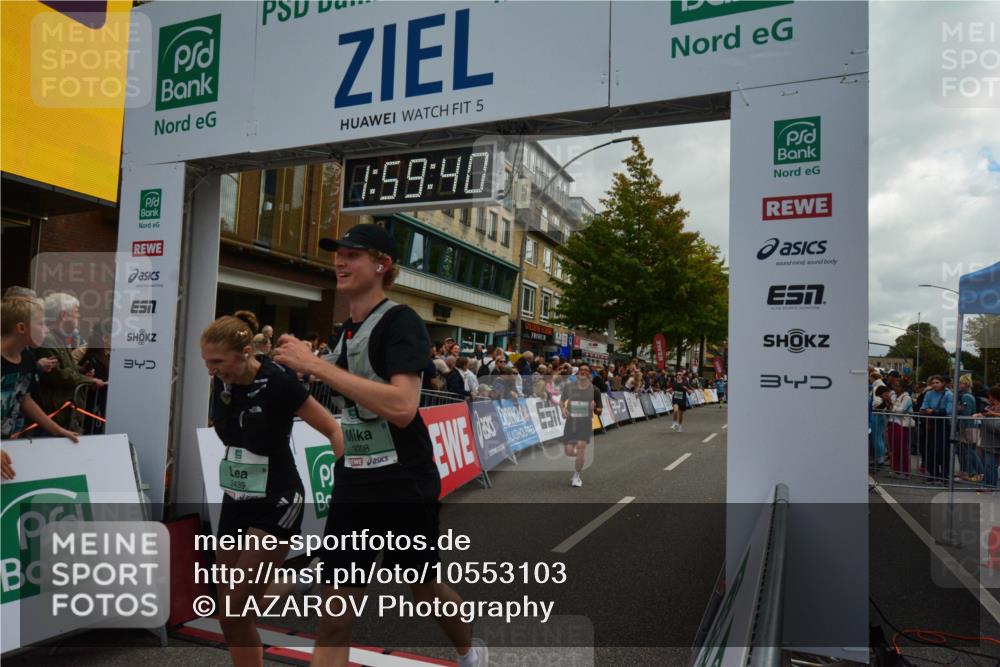 20.09.2026 - PSD Bank Halbmarathon LAZAROV Photography http://msf.ph/oto/10553103 20.09.2026 11:59:40 Ziel 1093, 1279, 2085, 2168, 2170, 2208, 2439, 2670, 3066, 3390, 3578, 3771, 3772, 3800, 4493, 4494, 4495, 4711 meine-sportfotos.de