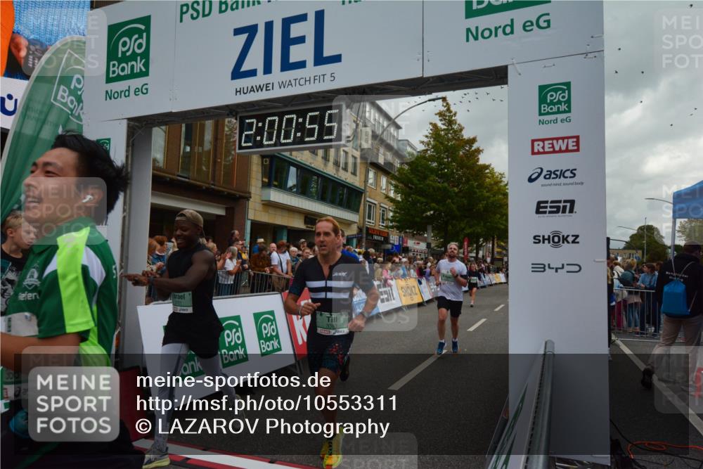 20.09.2026 - PSD Bank Halbmarathon LAZAROV Photography http://msf.ph/oto/10553311 20.09.2026 12:00:54 Ziel 1271, 1366, 1682, 2020, 2194, 2938, 2986, 3027, 3123, 3283, 3368, 3383, 3554, 3751, 4122 meine-sportfotos.de