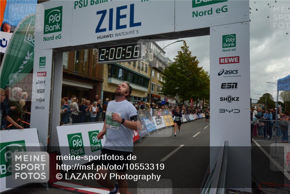 20.09.2026 - PSD Bank Halbmarathon LAZAROV Photography http://msf.ph/oto/10553319 20.09.2026 12:00:56 Ziel 1271, 1366, 1682, 2020, 2567, 2938, 3027, 3123, 3283, 3368, 3383, 3554, 3751, 4199 meine-sportfotos.de