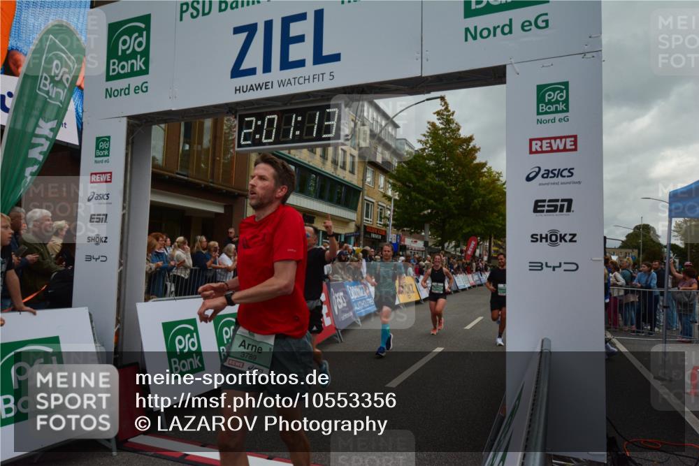 20.09.2026 - PSD Bank Halbmarathon LAZAROV Photography http://msf.ph/oto/10553356 20.09.2026 12:01:13 Ziel 1027, 1451, 1641, 1818, 1928, 2174, 2375, 2494, 2527, 2567, 2661, 3789, 4043, 4199, 4334 meine-sportfotos.de