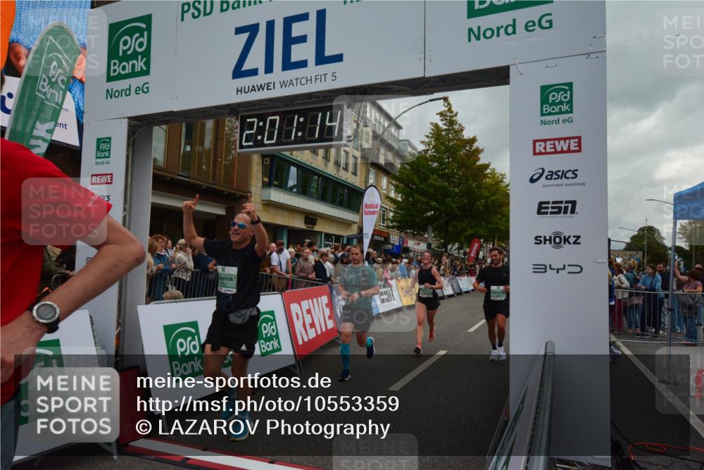 20.09.2026 - PSD Bank Halbmarathon LAZAROV Photography http://msf.ph/oto/10553359 20.09.2026 12:01:13 Ziel 1027, 1451, 1641, 1818, 1928, 2174, 2375, 2494, 2527, 2567, 2661, 3789, 4043, 4199, 4334 meine-sportfotos.de
