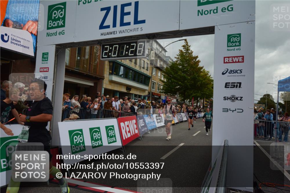 20.09.2026 - PSD Bank Halbmarathon LAZAROV Photography http://msf.ph/oto/10553397 20.09.2026 12:01:28 Ziel 1027, 1142, 1328, 1382, 1393, 1641, 1928, 1933, 1999, 2142, 2174, 2189, 2383, 2397, 2494, 2661, 2748, 3148, 3271, 3446, 3492, 4334 meine-sportfotos.de