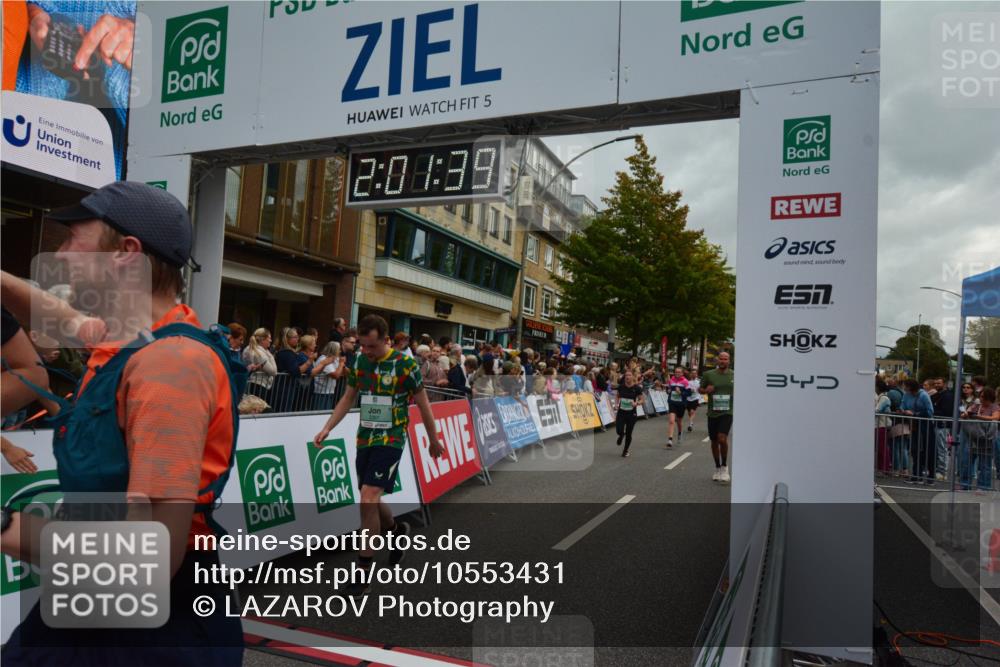 20.09.2026 - PSD Bank Halbmarathon LAZAROV Photography http://msf.ph/oto/10553431 20.09.2026 12:01:38 Ziel 1142, 1153, 1227, 1257, 1328, 1382, 1393, 1689, 1933, 2169, 2189, 2383, 2397, 3148, 3161, 3218, 3399, 3446, 3862, 4707 meine-sportfotos.de