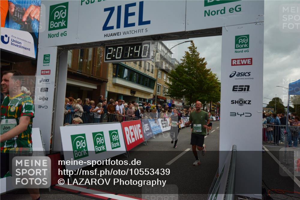 20.09.2026 - PSD Bank Halbmarathon LAZAROV Photography http://msf.ph/oto/10553439 20.09.2026 12:01:40 Ziel 1142, 1153, 1227, 1257, 1328, 1382, 1393, 1689, 1933, 2169, 2189, 2397, 2806, 3148, 3161, 3218, 3399, 3446, 3862, 4089, 4549, 4707 meine-sportfotos.de