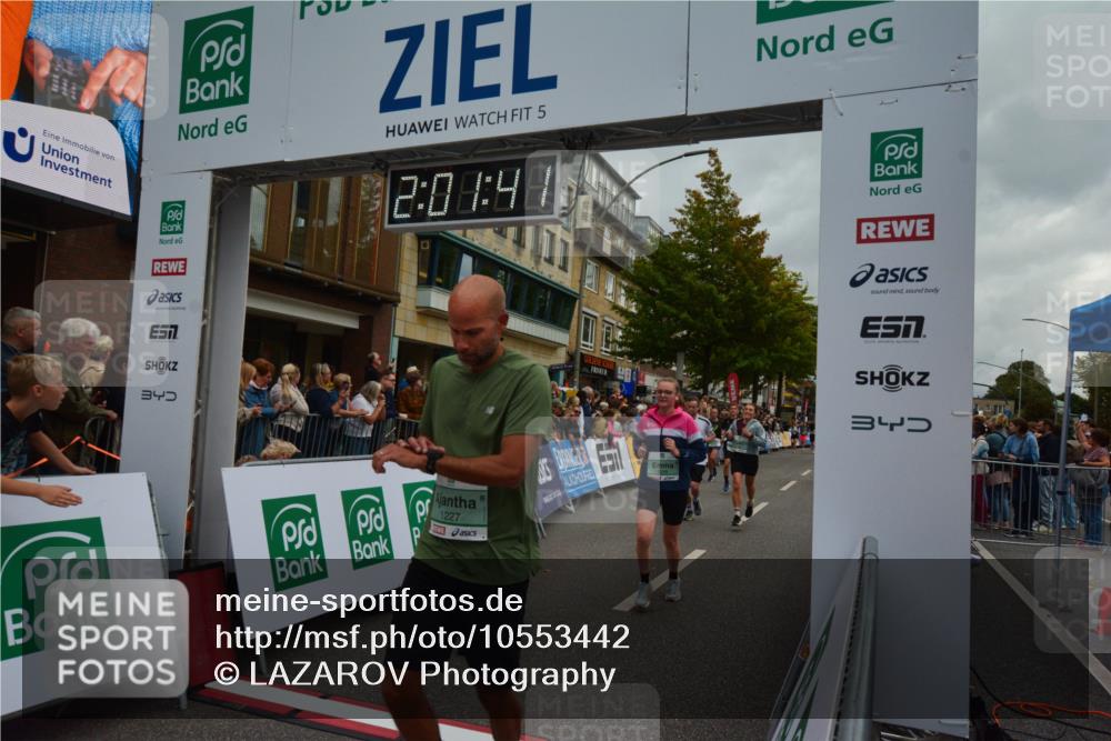 20.09.2026 - PSD Bank Halbmarathon LAZAROV Photography http://msf.ph/oto/10553442 20.09.2026 12:01:41 Ziel 1142, 1153, 1227, 1257, 1328, 1382, 1393, 1607, 1689, 2169, 2397, 2806, 3148, 3161, 3218, 3302, 3399, 3446, 3862, 4089, 4549, 4707 meine-sportfotos.de