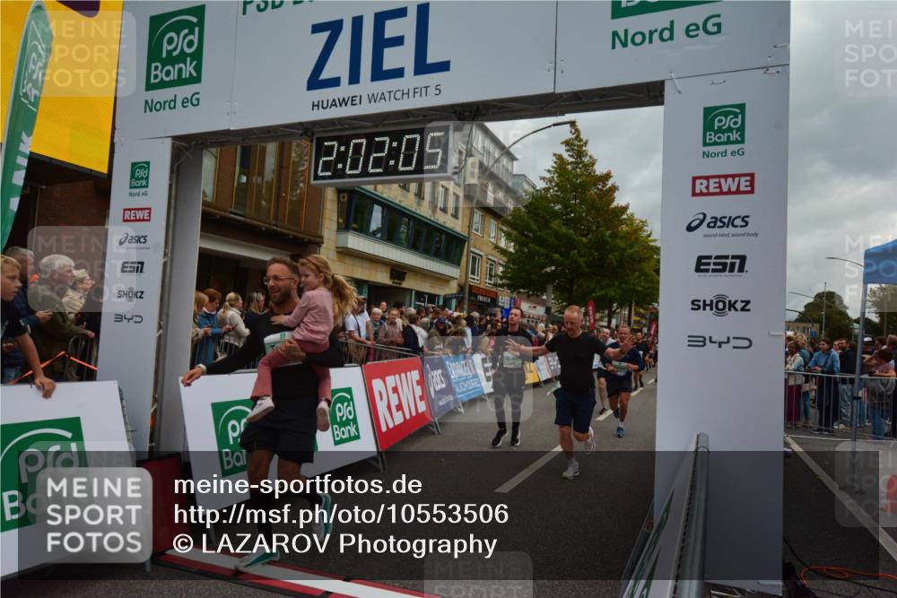 20.09.2026 - PSD Bank Halbmarathon LAZAROV Photography http://msf.ph/oto/10553506 20.09.2026 12:02:04 Ziel 1585, 1926, 2486, 2489, 2865, 2881, 2947, 2995, 3007, 3135, 3179, 3458, 3485, 3536, 3557, 3704, 3705, 3793, 4167, 4574, 4719 meine-sportfotos.de