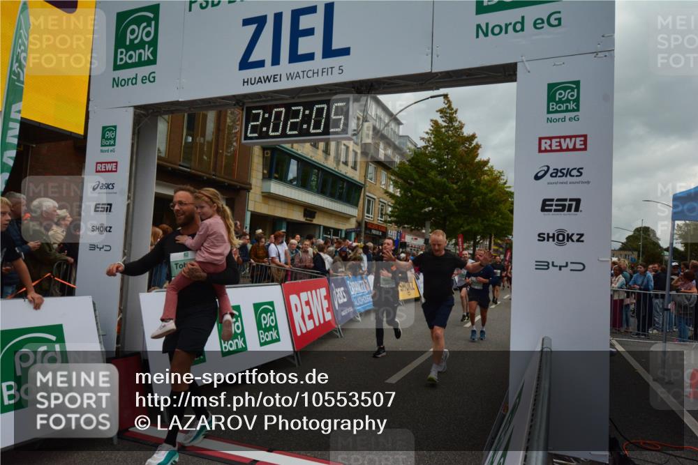 20.09.2026 - PSD Bank Halbmarathon LAZAROV Photography http://msf.ph/oto/10553507 20.09.2026 12:02:04 Ziel 1585, 1926, 2486, 2489, 2865, 2881, 2947, 2995, 3007, 3135, 3179, 3458, 3485, 3536, 3557, 3704, 3705, 3793, 4167, 4574, 4719 meine-sportfotos.de