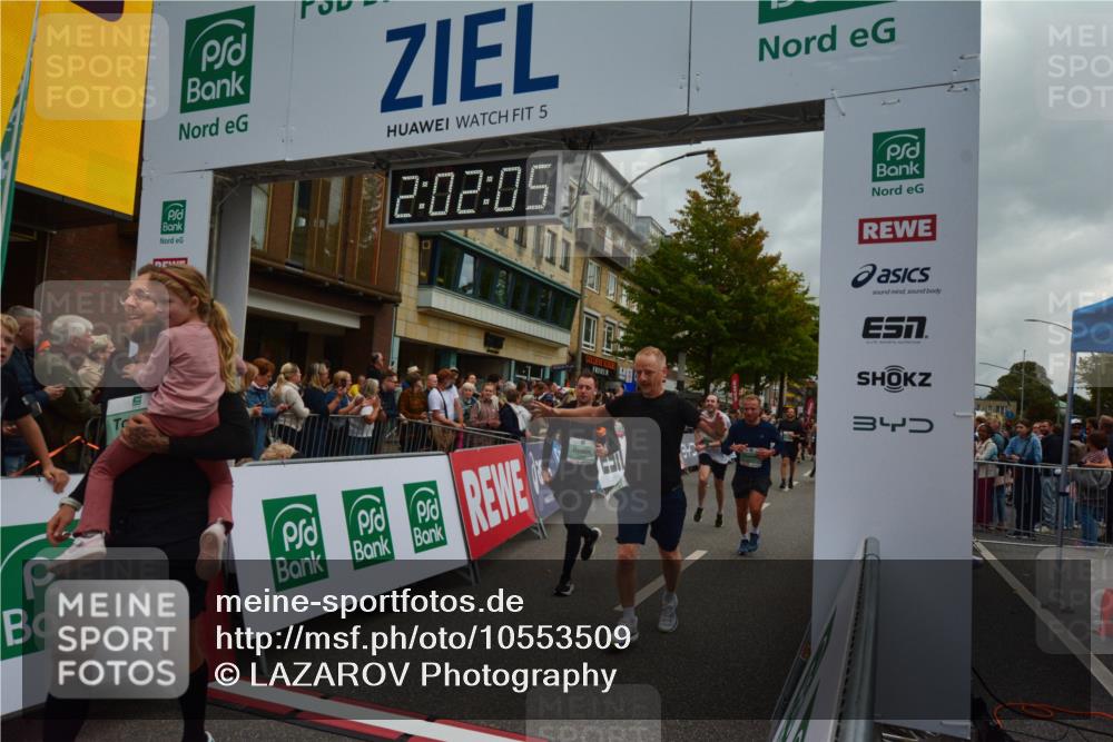 20.09.2026 - PSD Bank Halbmarathon LAZAROV Photography http://msf.ph/oto/10553509 20.09.2026 12:02:05 Ziel 1585, 1926, 2486, 2489, 2865, 2881, 2947, 2995, 3007, 3135, 3179, 3458, 3536, 3557, 3704, 3705, 3793, 4167, 4574, 4719 meine-sportfotos.de
