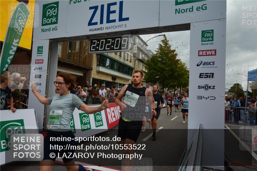20.09.2026 - PSD Bank Halbmarathon LAZAROV Photography http://msf.ph/oto/10553522 20.09.2026 12:02:09 Ziel 1486, 1585, 1926, 2077, 2486, 2489, 2865, 2881, 2947, 3007, 3135, 3179, 3458, 3536, 3557, 3704, 3705, 3793, 4068, 4167, 4574, 4719 meine-sportfotos.de