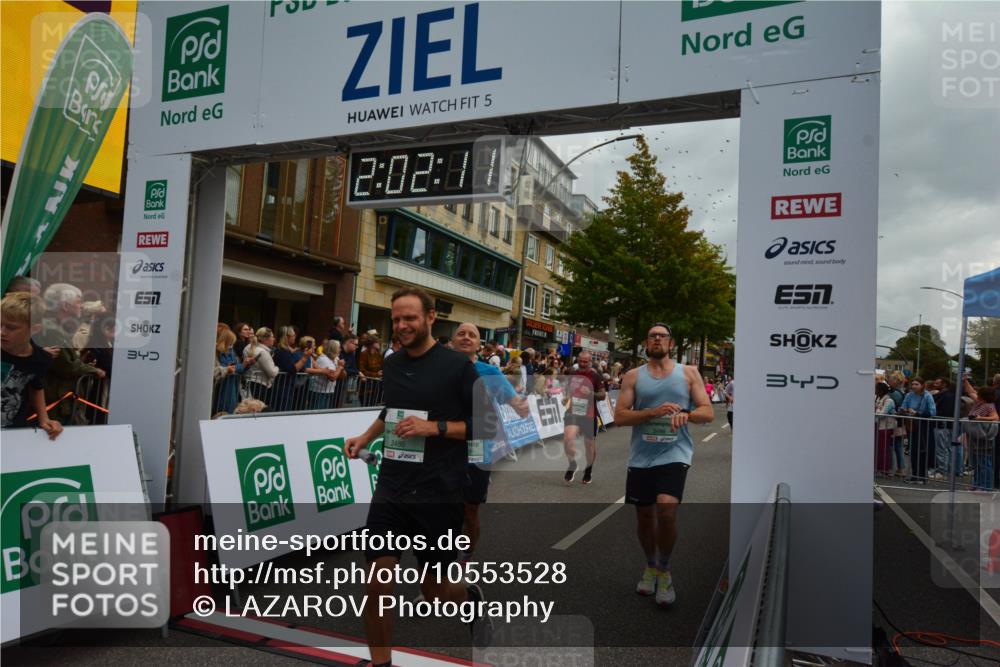 20.09.2026 - PSD Bank Halbmarathon LAZAROV Photography http://msf.ph/oto/10553528 20.09.2026 12:02:10 Ziel 1072, 1486, 1585, 1926, 2077, 2486, 2489, 2865, 2947, 3007, 3179, 3458, 3536, 3557, 3704, 3705, 3793, 4068, 4167, 4574, 4719 meine-sportfotos.de