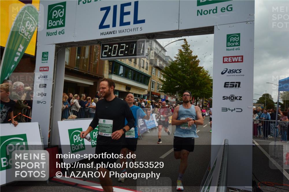 20.09.2026 - PSD Bank Halbmarathon LAZAROV Photography http://msf.ph/oto/10553529 20.09.2026 12:02:10 Ziel 1072, 1486, 1585, 1926, 2077, 2486, 2489, 2865, 2947, 3007, 3179, 3458, 3536, 3557, 3704, 3705, 3793, 4068, 4167, 4574, 4719 meine-sportfotos.de