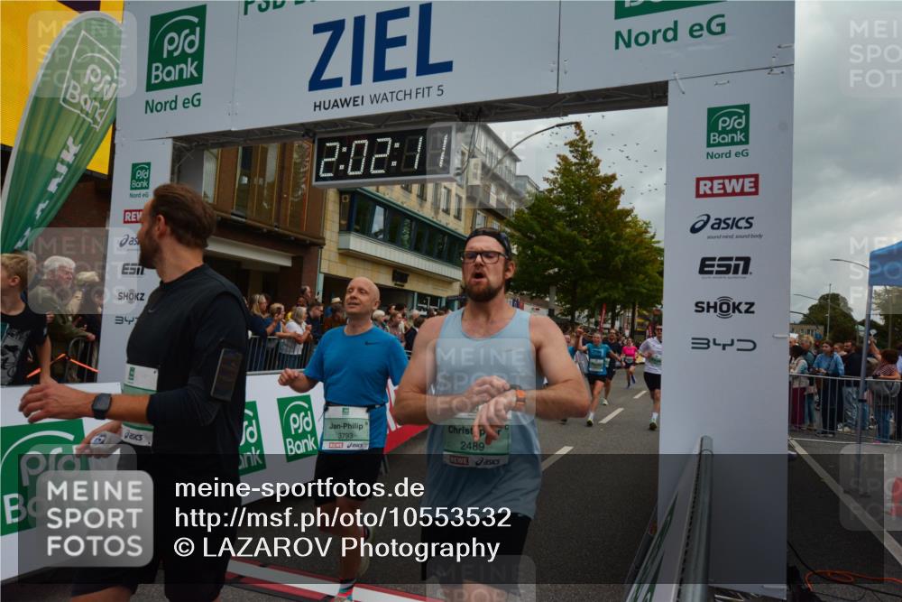 20.09.2026 - PSD Bank Halbmarathon LAZAROV Photography http://msf.ph/oto/10553532 20.09.2026 12:02:11 Ziel 1072, 1250, 1486, 1585, 1926, 2077, 2486, 2489, 2865, 2947, 3179, 3458, 3536, 3557, 3704, 3705, 3793, 4068, 4167, 4574, 4719 meine-sportfotos.de