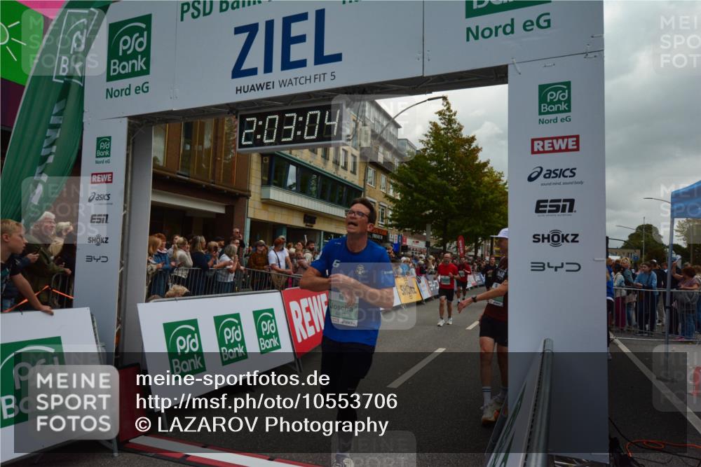 20.09.2026 - PSD Bank Halbmarathon LAZAROV Photography http://msf.ph/oto/10553706 20.09.2026 12:03:03 Ziel 1239, 1716, 1727, 1908, 2061, 2222, 2508, 2514, 2699, 2716, 2832, 2913, 4210, 4354, 4487, 4735 meine-sportfotos.de