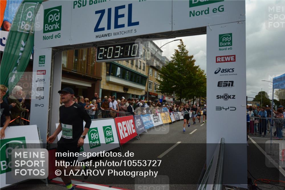 20.09.2026 - PSD Bank Halbmarathon LAZAROV Photography http://msf.ph/oto/10553727 20.09.2026 12:03:10 Ziel 1239, 1727, 1750, 1908, 2285, 2508, 2699, 2716, 2913, 4210 meine-sportfotos.de
