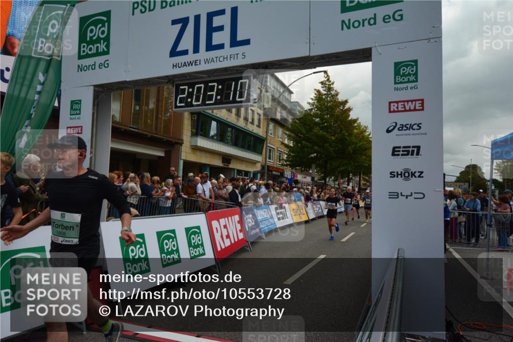 20.09.2026 - PSD Bank Halbmarathon LAZAROV Photography http://msf.ph/oto/10553728 20.09.2026 12:03:10 Ziel 1239, 1727, 1750, 1908, 2285, 2508, 2699, 2716, 2913, 4210 meine-sportfotos.de
