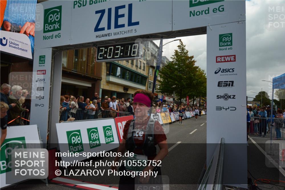 20.09.2026 - PSD Bank Halbmarathon LAZAROV Photography http://msf.ph/oto/10553752 20.09.2026 12:03:17 Ziel 1239, 1255, 1412, 1727, 1750, 2285, 2557, 2743, 2913, 4210 meine-sportfotos.de