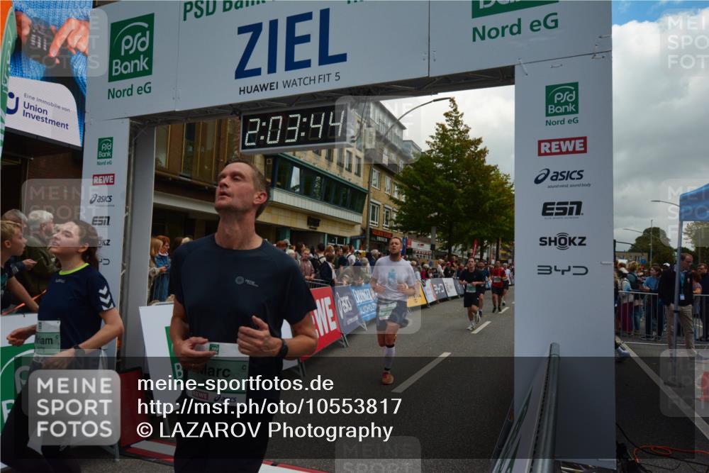 20.09.2026 - PSD Bank Halbmarathon LAZAROV Photography http://msf.ph/oto/10553817 20.09.2026 12:03:44 Ziel 1299, 1405, 1978, 2049, 2195, 2390, 2461, 3320, 3461, 3795, 3879, 3931, 4040, 4135 meine-sportfotos.de