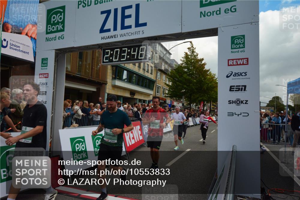 20.09.2026 - PSD Bank Halbmarathon LAZAROV Photography http://msf.ph/oto/10553833 20.09.2026 12:03:48 Ziel 1299, 1405, 1978, 2049, 2195, 2461, 3363, 3795, 3879, 3931, 4040, 4135 meine-sportfotos.de